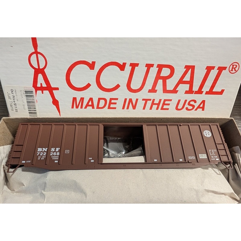 Accurail 5617.1 HO BNSF 50′ Ext. Post Boxcar #722268 Kit