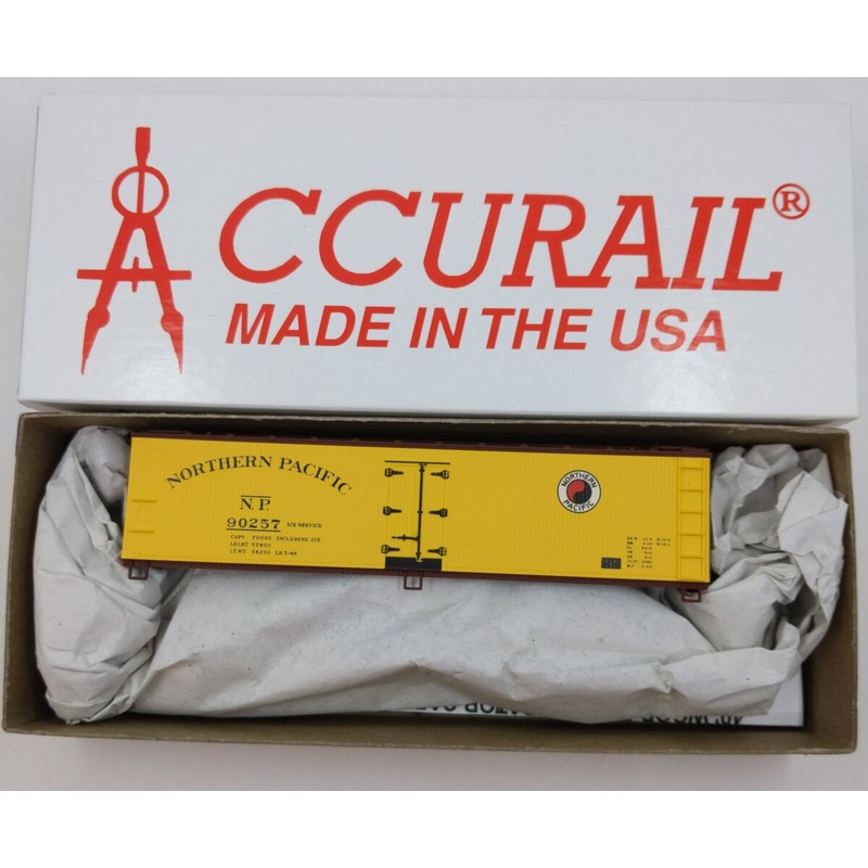 Accurail 8004 HO Northern Pacific 40′ Wood Reefer Boxcar Kit #90257