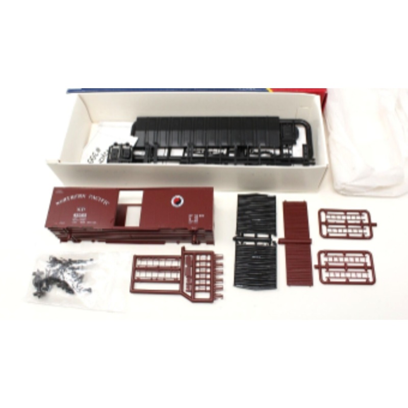 Branchline Trains 1005 HO Northern Pacific 50′ Single Door Boxcar (Set of 4) Kit