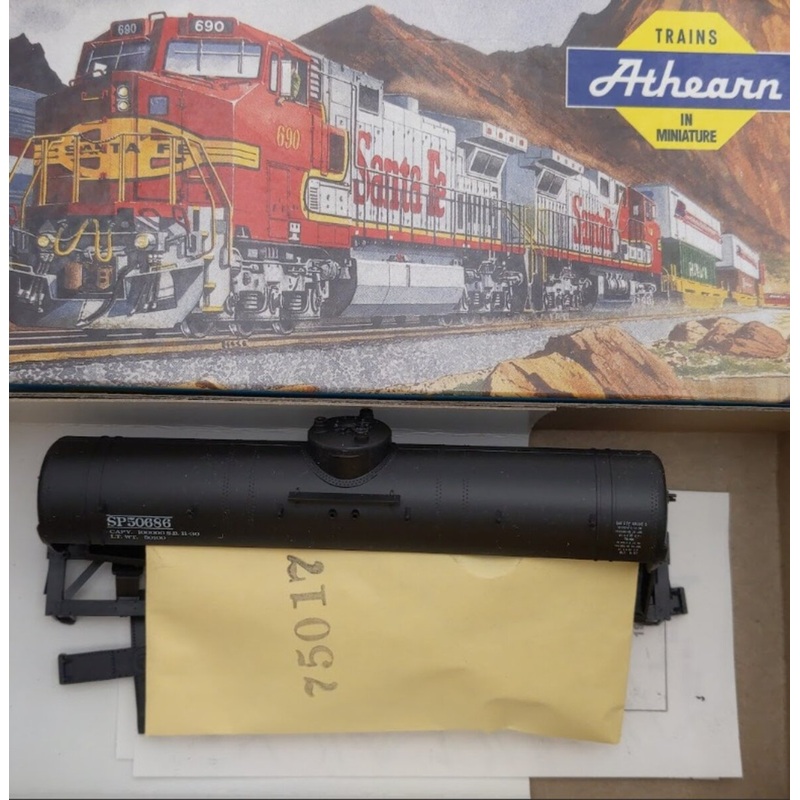 Athearn 1580 HO Southern Pacific Blue Box Single Dome Tank Car # 50686 Kit