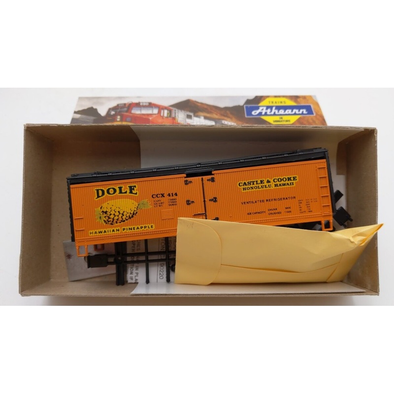 Athearn # 414 HO CCX Dole Pineapple Castle & Cooke 40′ Wood Reefer Car # 414 Kit