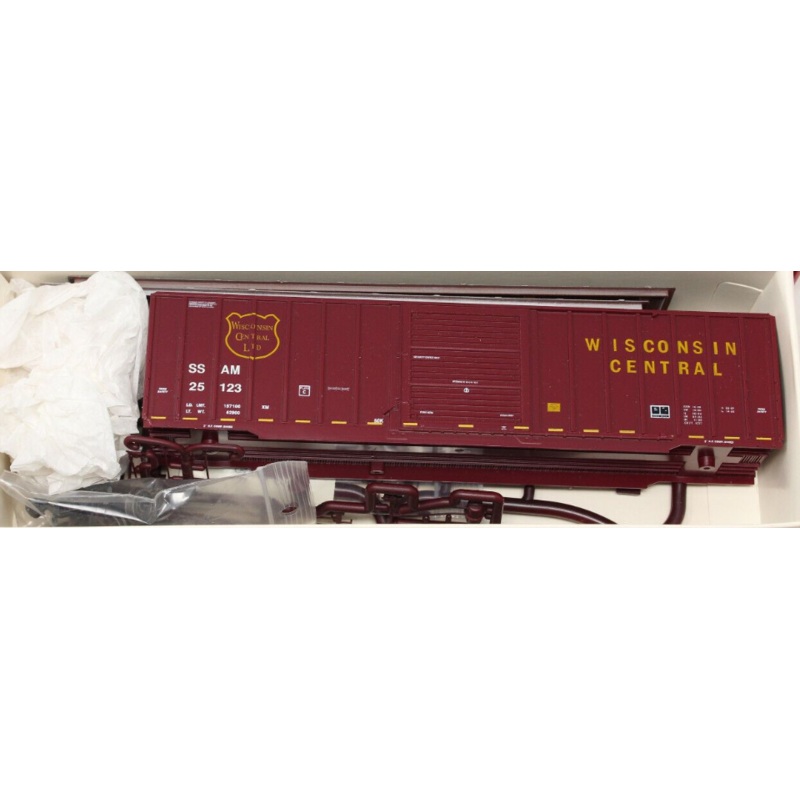 Branchline Trains 2125 HO Wisconsin Central 50′ Berwick Boxcar #25123 Kit
