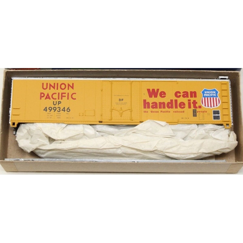 Roundhouse 1257 HO Union Pacific 50′ Plug Door Box Car  # 499346 Kit