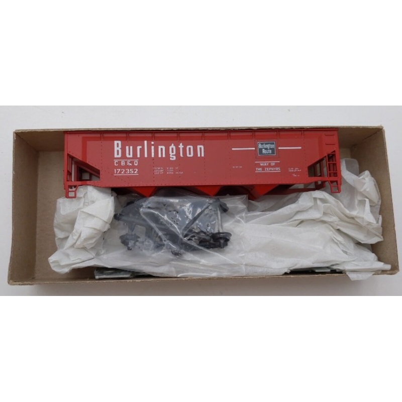 Roundhouse 3241 HO Burlington 3 Bay Offset Hopper Kit