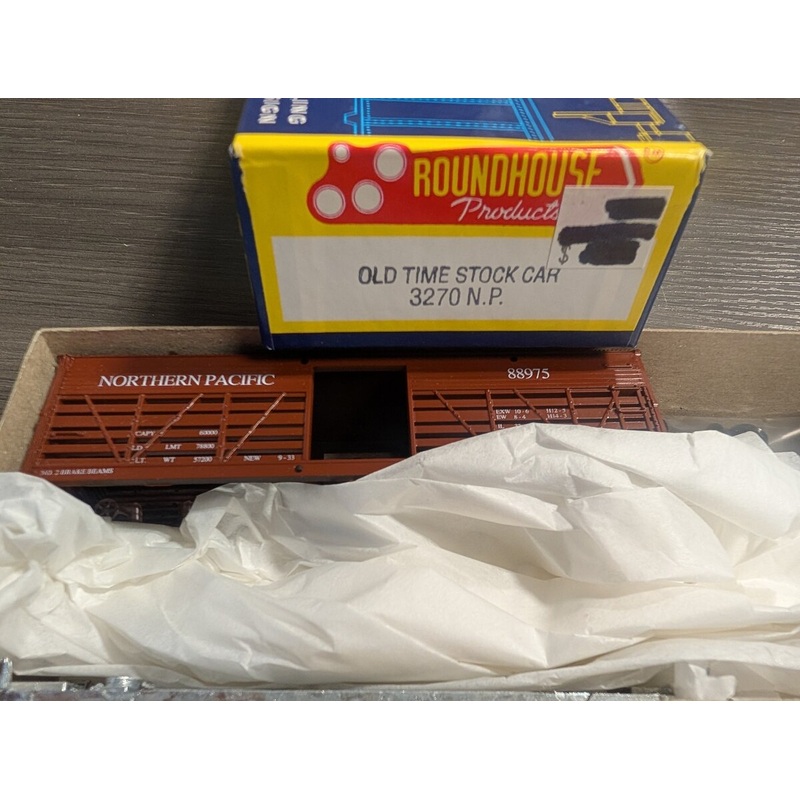Roundhouse 3270 HO Northern Pacific Old Time Stock Car #88975 Kit