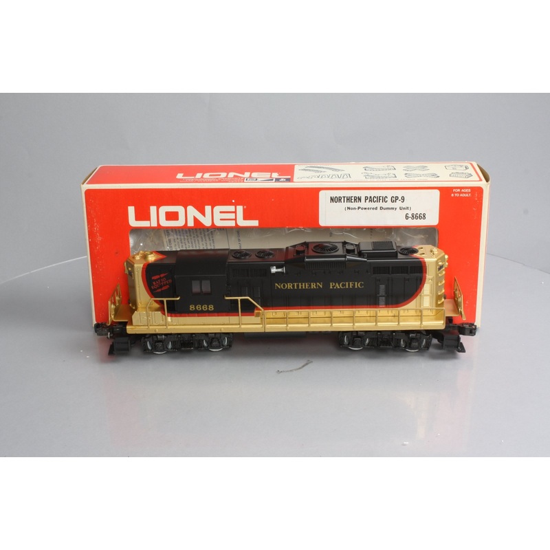 Lionel 6-8668 O Gauge Northern Pacific GP-9 Non-Powered Diesel Locomotive EX/Box