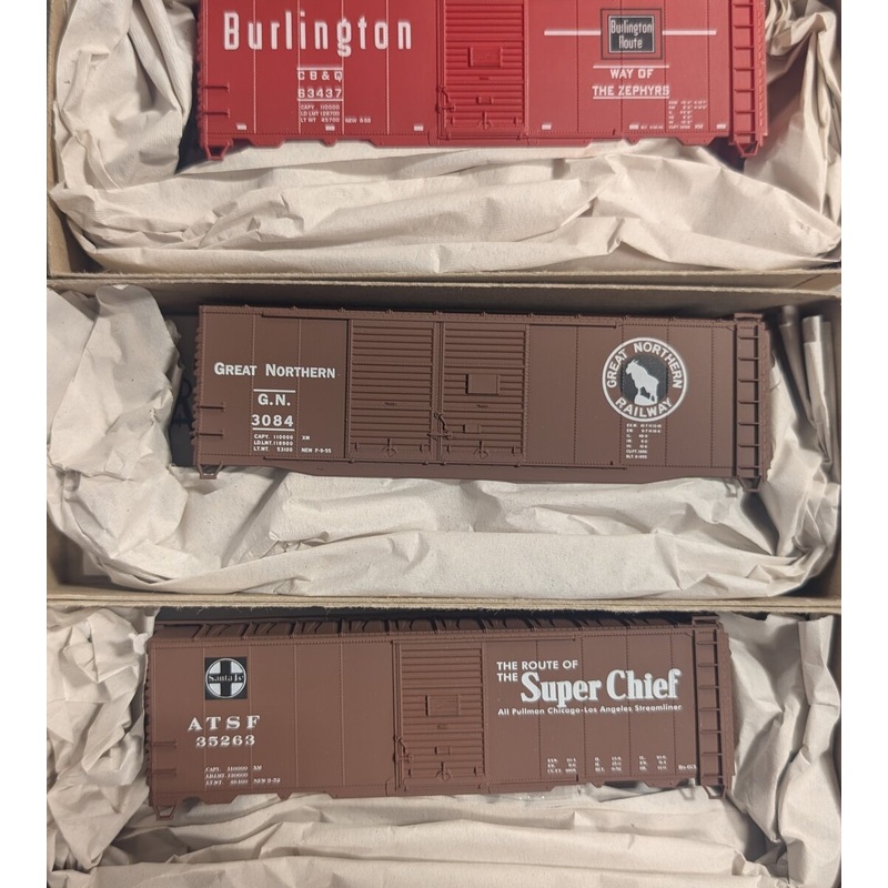 Accurail 3386 HO Santa Fe, Great Northern, & CB&Q 40′ Double Door & AAR Kits