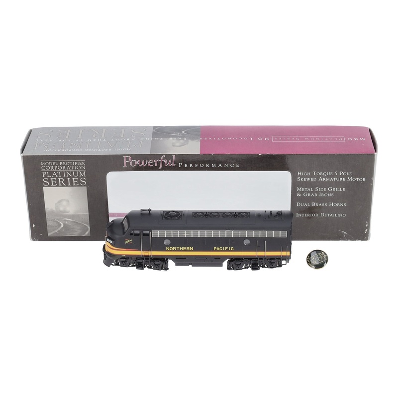 MRC CB122 HO Scale Northern Pacific F7A Diesel Locomotive #6012A LN/Box