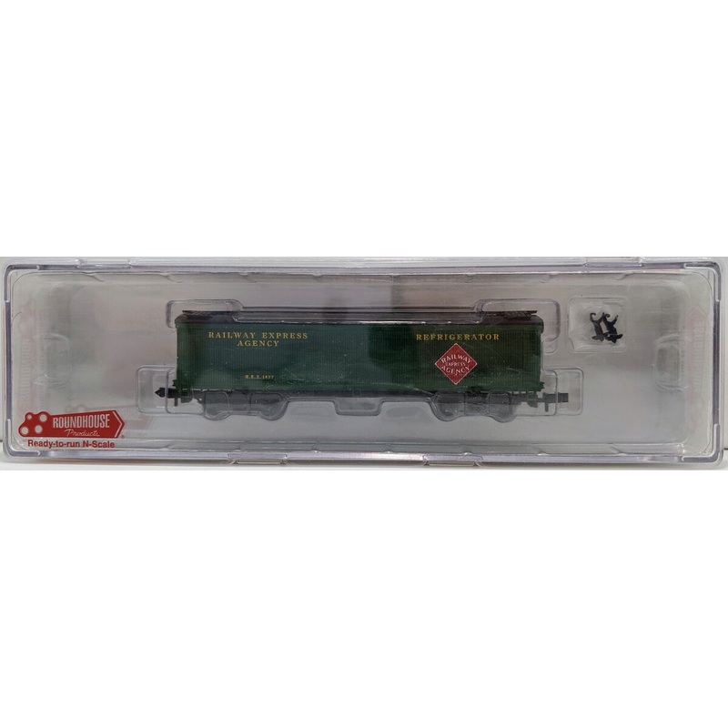 Roundhouse 82702 N Scale R.E.A. 50′ Express Refrigerator Car NIB