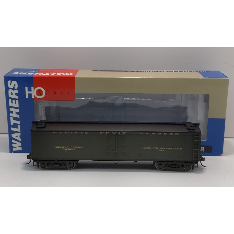 Walthers 932-5487 HO Scale Pacific Fruit Express Wood Reefer #583 NIB