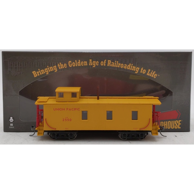 Athearn 85827 HO Union Pacific RTR 30′ 3-Window Caboose #2550 LN/Box