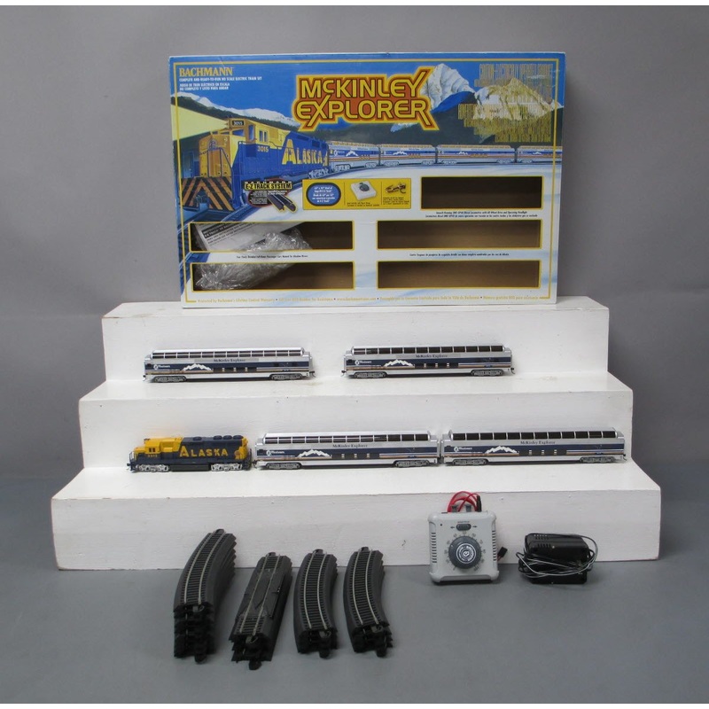 Bachmann 00624 Alaska McKinley Explorer HO Gauge Diesel Passenger Train Set MT/Box