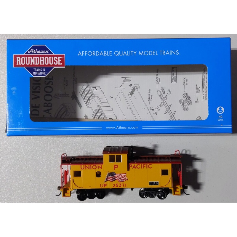 Roundhouse 87945 HO Scale Union Pacific Wide Vision Caboose #25371 NIB
