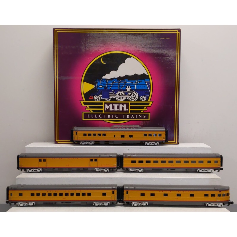 MTH 20-6598 Union Pacific 70′ Streamlined Passenger Car Set EX/Box