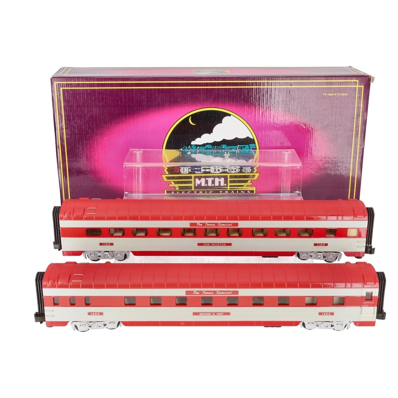MTH 20-6628 O Texas Special 70′ Streamlind Slpr/Din Passenger Cars – Repainted LN/Box