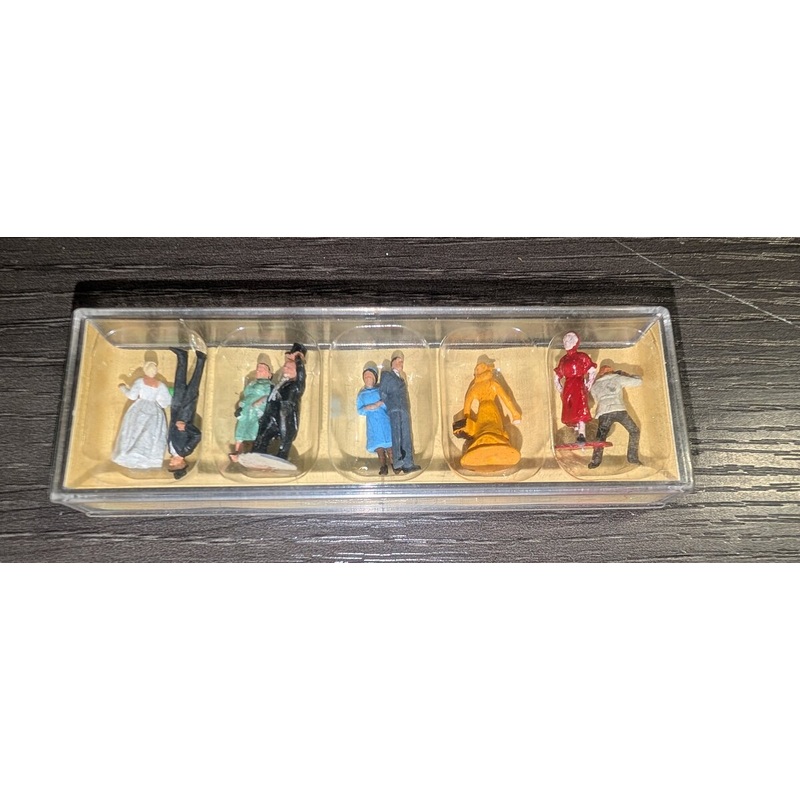 Vollmer 2230 HO Scale Wedding Party & Wedding Guests Figure Set