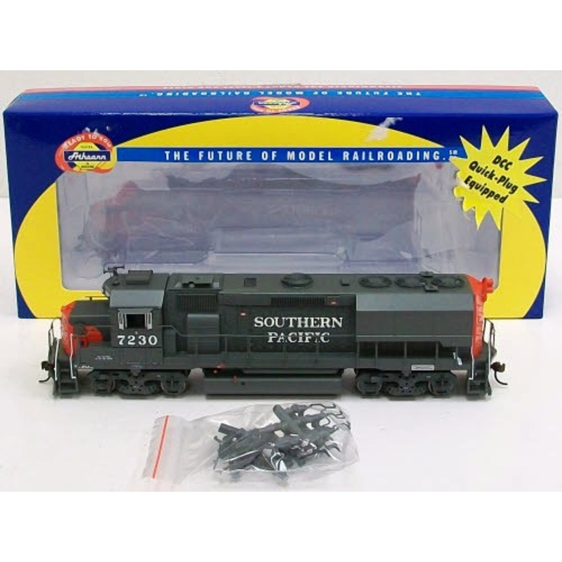 Athearn 94721 HO Scale Southern Pacific GP40X Diesel Locomotive #7230 MT/Box