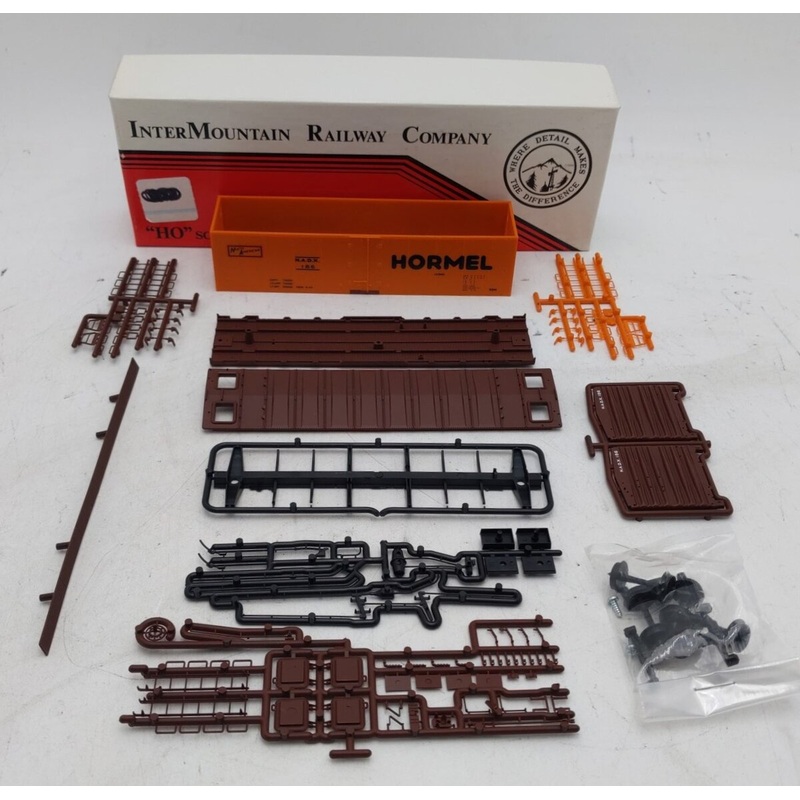 InterMountain 40511-11 HO NADX Hormel Steel Sided Reefer Car Kit #186 EX/Box