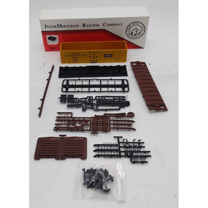 InterMountain HO 40510-06 Armour Steel Sided Ice Bunker Reefer kit #1564 EX/Box