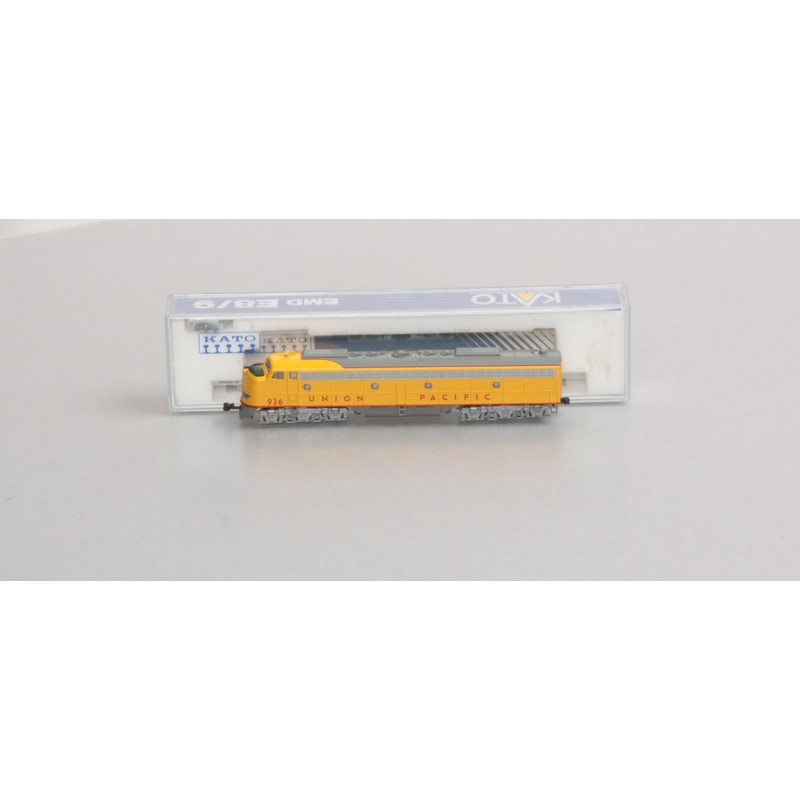 Kato 176-265 N Scale Union Pacific E8/9A Diesel Engine #926 LN/Box