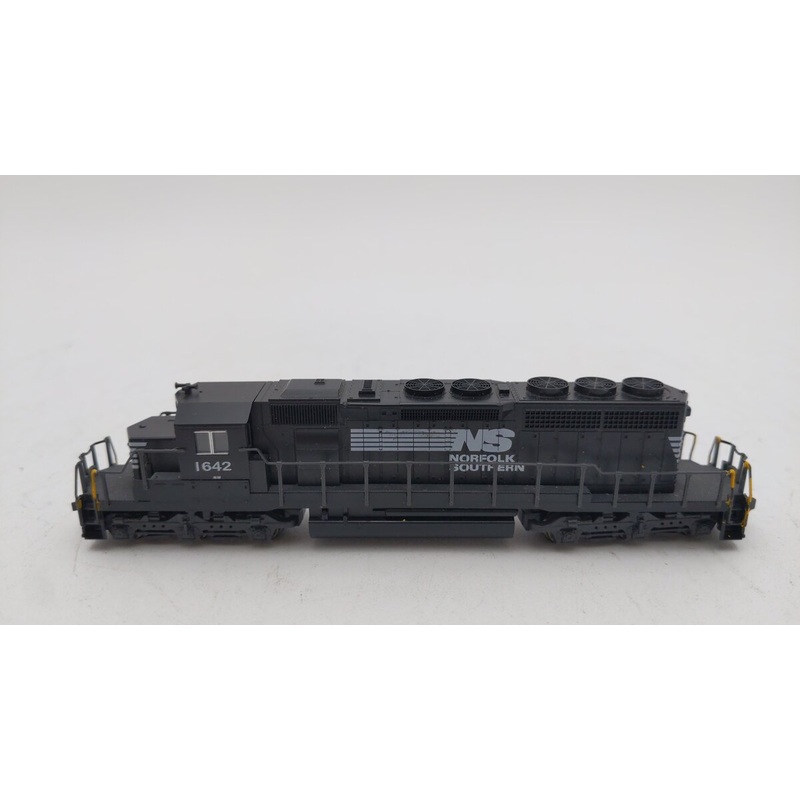 Kato 176-4810 Norfolk Southern SD40-2 Diesel Locomotive #1642 EX