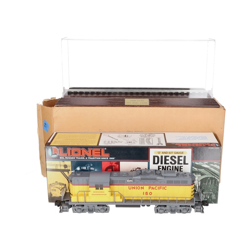 Lionel 6-18817 O Gauge Sears UP GP-9 Diesel Locomotive W/ Display Case #150 EX/Box