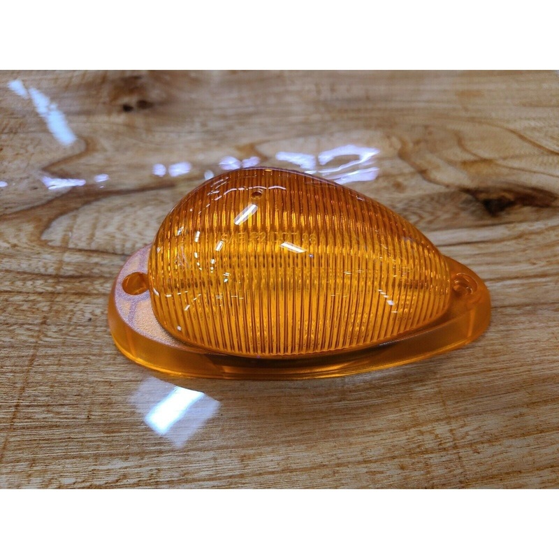 UP-38448 15 LED Freightliner Sleeper Clearance/Marker Light LED/amber Lens new up-38448