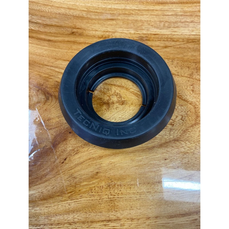 TN-S10-0G00-1 2-1/2” ROUND RUBBER GROMMET